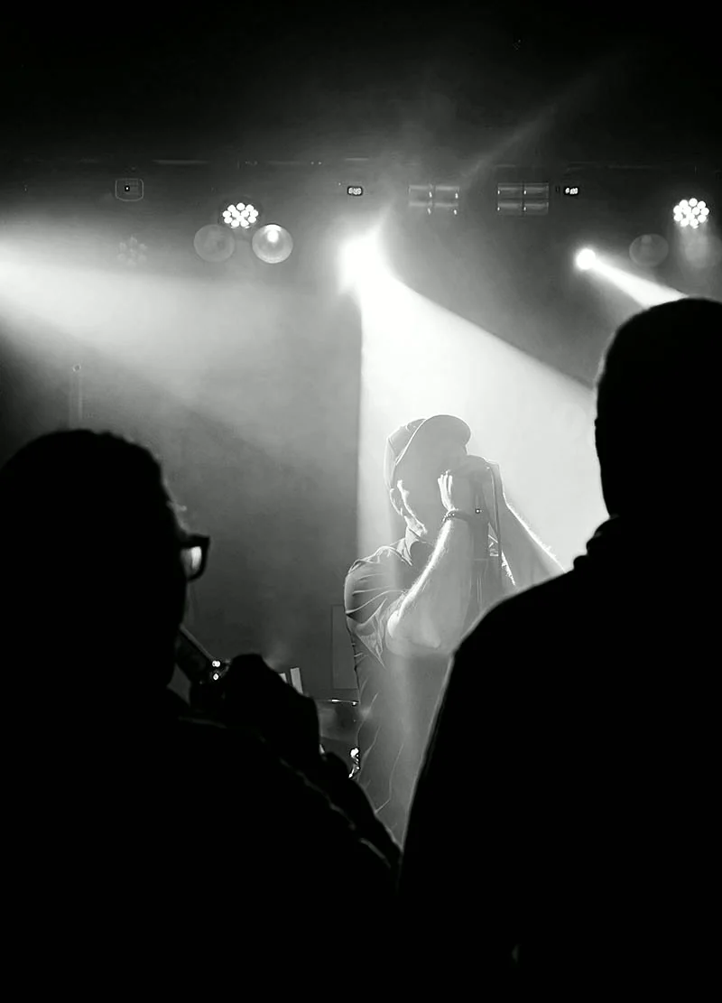 Foo Fightclub live im hellen Scheinwerferlicht