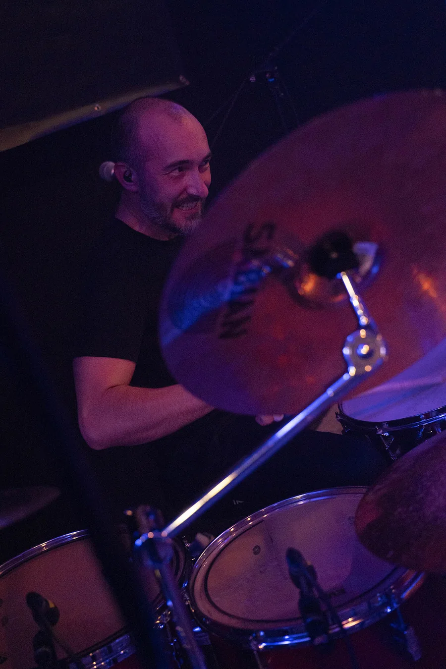Foo Fightclub Schlagzeuger live am Drumset